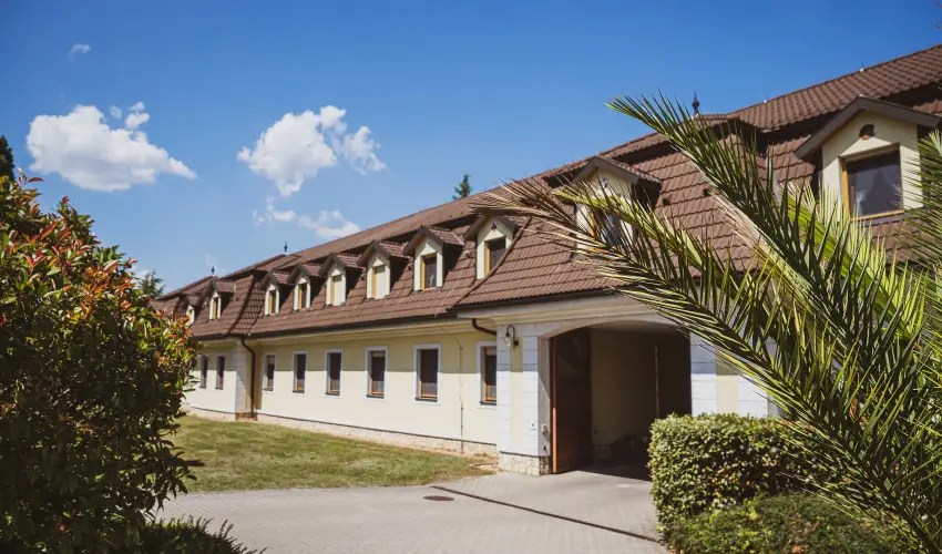 Htkti Wellness Hotel & Lovaspark Mr - Oktber 23. 