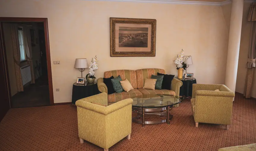 Htkti Wellness Hotel & Lovaspark Mr - Oktber 23. 