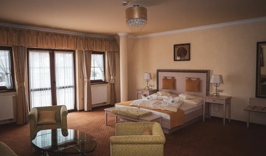 Htkti Wellness Hotel & Lovaspark Mr - Oktber 23. 