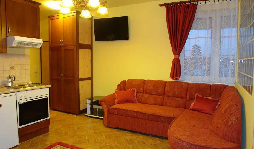 HoldLux Apartmanok Srvr - Oktber 23. (min. 2 j)