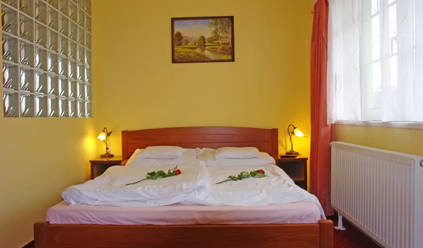 HoldLux Apartmanok Srvr - Oktber 23. (min. 2 j)