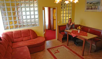 HoldLux Apartmanok Srvr