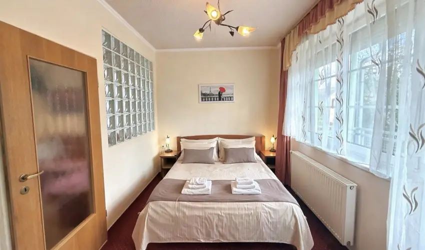HoldLux Apartmanok S�rv�r - Okt�ber 23. (min. 2 �j)