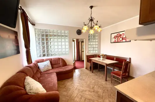HoldLux Apartmanok - Okt�ber 23. (min. 2 �j)
