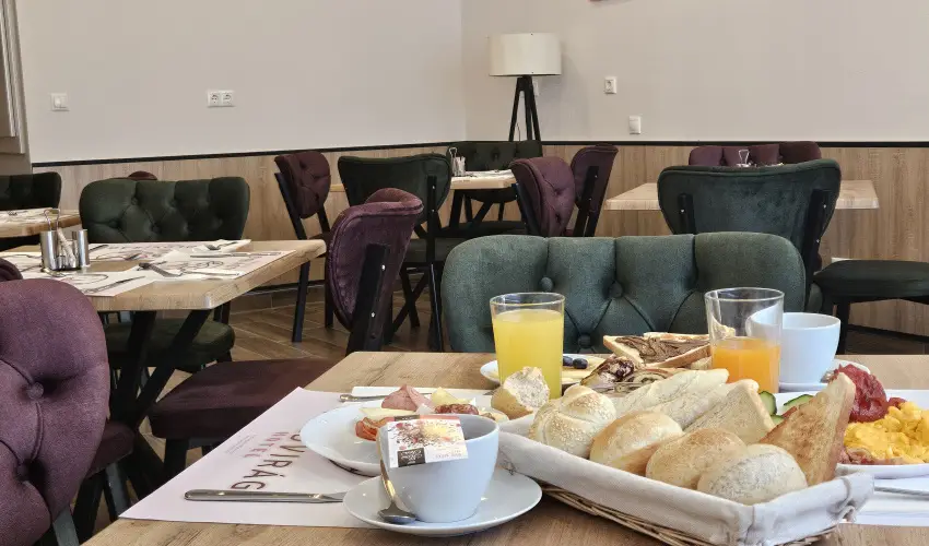 Holdvirg Hotel Srvr - Oktber 23.