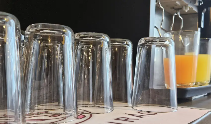 Holdvirg Hotel Srvr - Oktber 23.