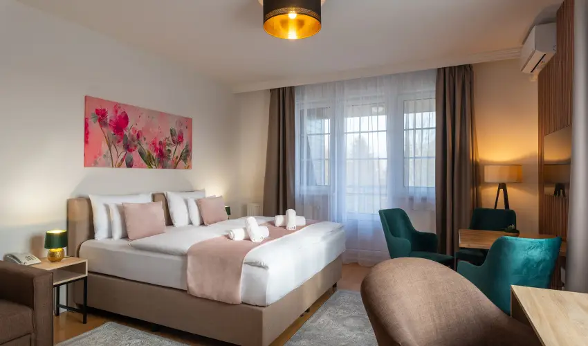 Holdvirg Hotel Srvr - Oktber 23.