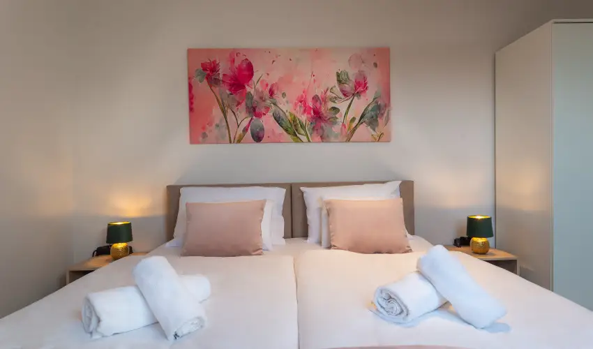 Holdvirg Hotel Srvr - Oktber 23.