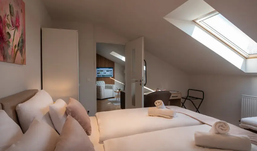 Holdvirg Hotel Srvr - Oktber 23.