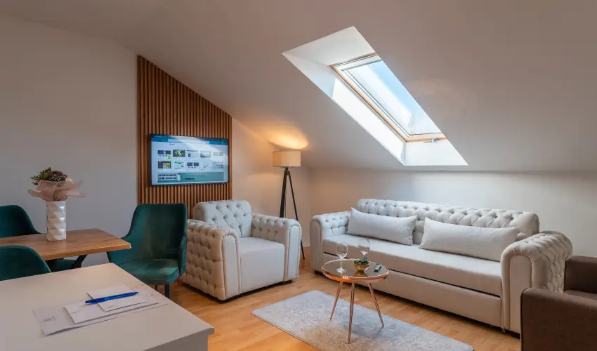 Holdvirg Hotel Srvr - Oktber 23.