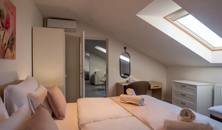 Holdvirg Hotel Srvr - Oktber 23.