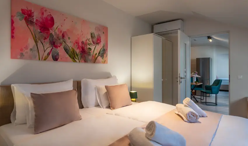 Holdvirg Hotel Srvr - Oktber 23.