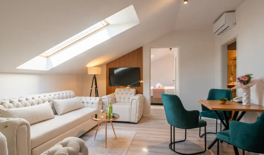 Holdvirg Hotel Srvr - Oktber 23.