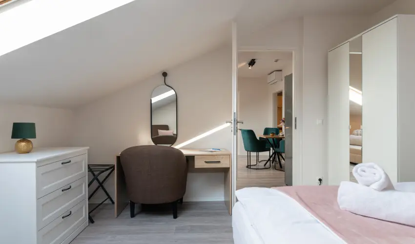 Holdvirg Hotel Srvr - Oktber 23.