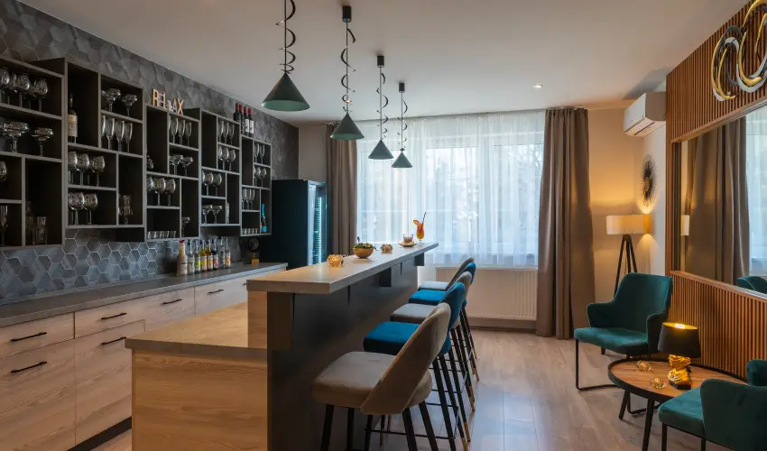 Holdvirg Hotel Srvr - Oktber 23.