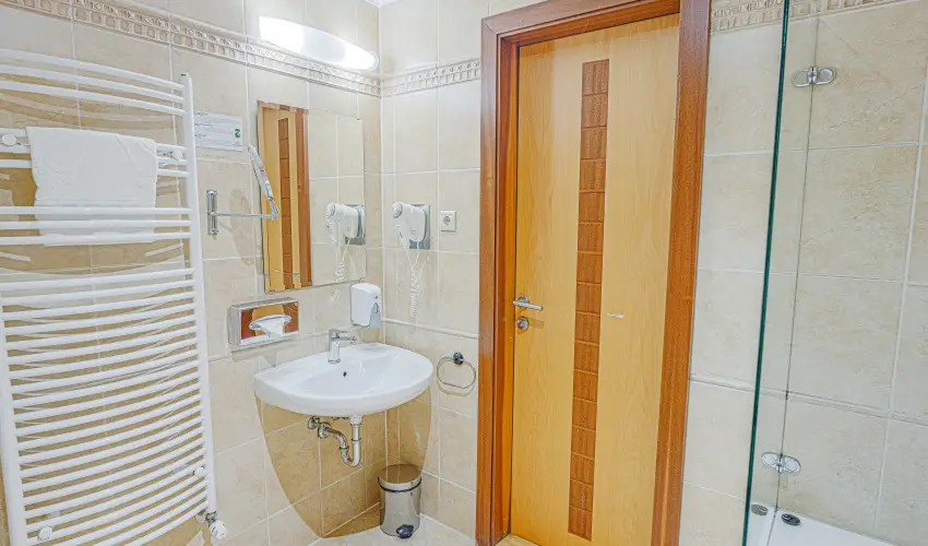 Holiday Beach Budapest Wellness Hotel with Sauna Park Budapest - Oktber 23.
