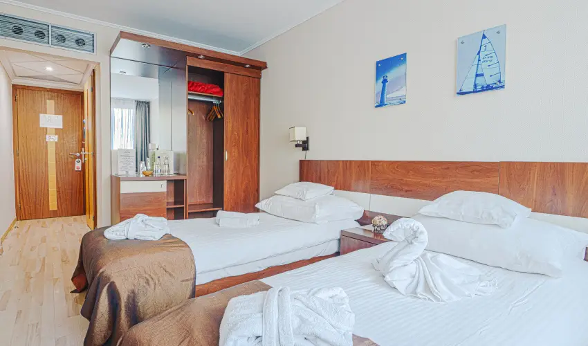 Holiday Beach Budapest Wellness Hotel with Sauna Park Budapest - Oktber 23.