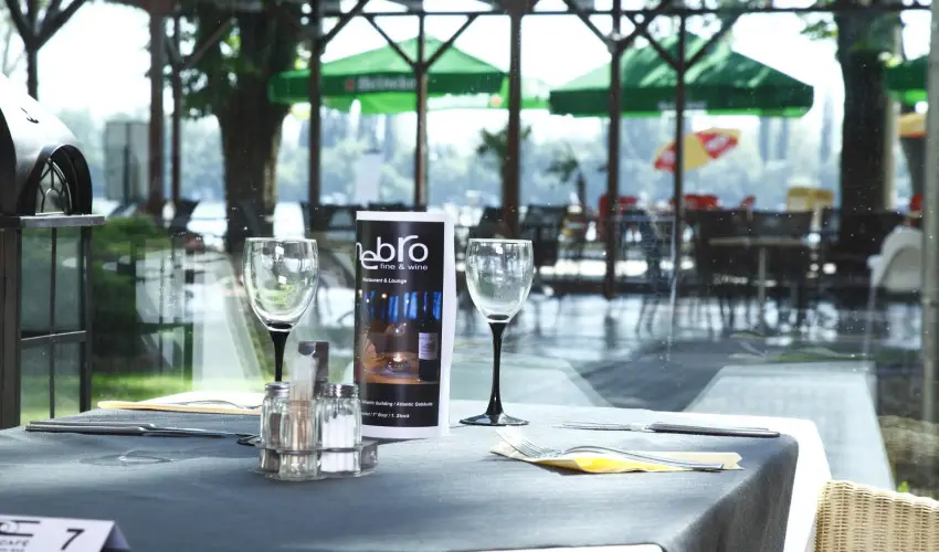 Holiday Beach Budapest Wellness Hotel with Sauna Park Budapest - Oktber 23.