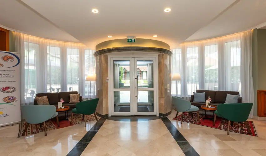 Holiday Club Apartman Hotel H�v�z H�v�z - Okt�ber 23. (min. 2 �j)