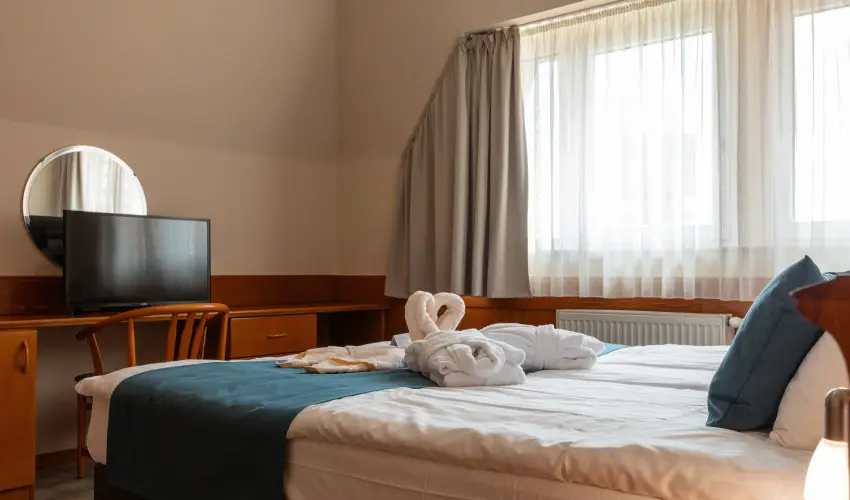 Holiday Club Apartman Hotel H�v�z H�v�z - Okt�ber 23. (min. 2 �j)
