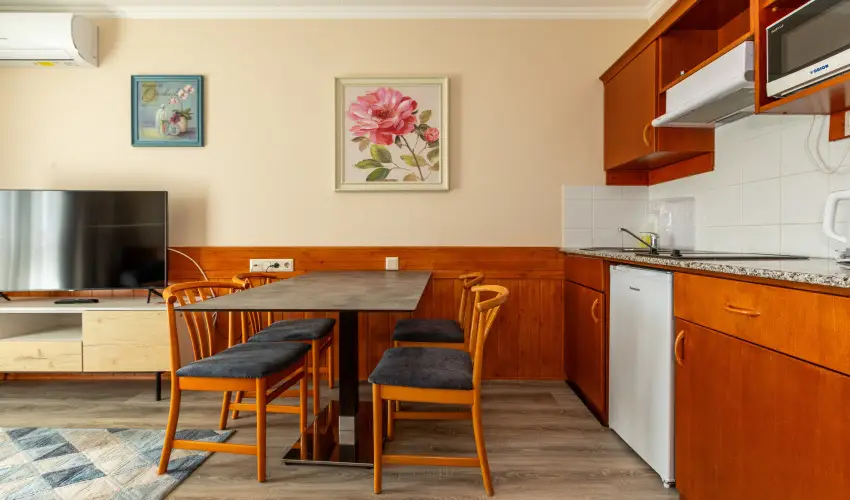 Holiday Club Apartman Hotel H�v�z H�v�z - Okt�ber 23. (min. 2 �j)