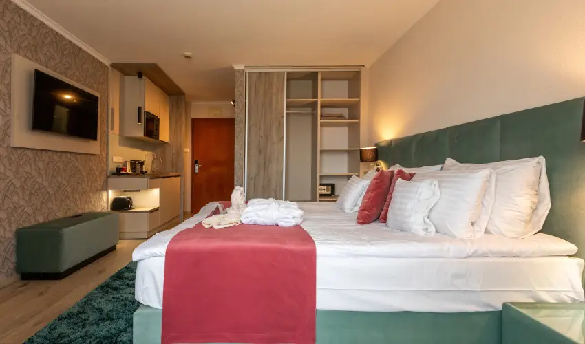 Holiday Club Apartman Hotel H�v�z H�v�z - Okt�ber 23. (min. 2 �j)