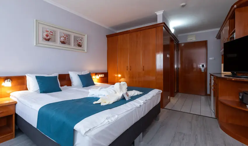 Holiday Club Apartman Hotel H�v�z H�v�z - Okt�ber 23. (min. 2 �j)