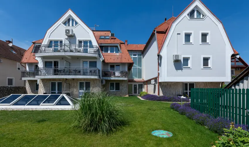 Holiday Club Apartman Hotel H�v�z H�v�z - Okt�ber 23. (min. 2 �j)