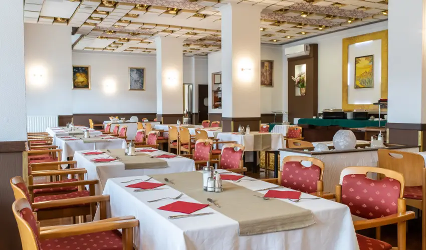 Hotel rpd Tatabnya - Oktber 23.