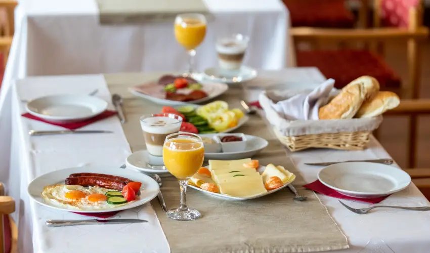 Hotel rpd Tatabnya - Oktber 23.