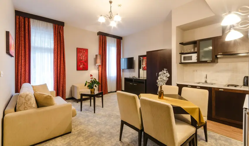 Hotel Aurum Hajdszoboszl - Oktber 23. - teljes elrefizetssel (min. 2 j)