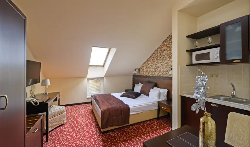 Hotel Aurum Hajdszoboszl - Oktber 23. - teljes elrefizetssel (min. 2 j)