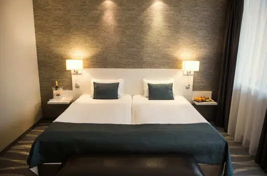 Hotel Azr - Oktber 23. (min. 3 j)