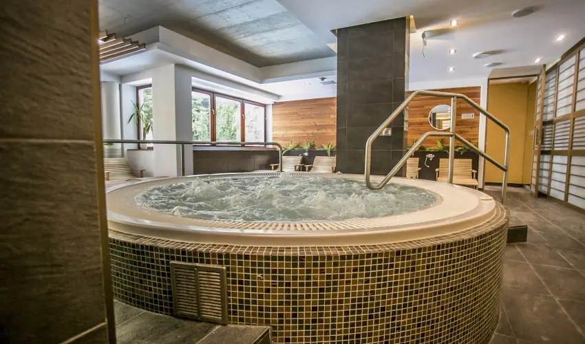 Hotel Bassiana Srvr - Oktber 23. (min. 3 j)