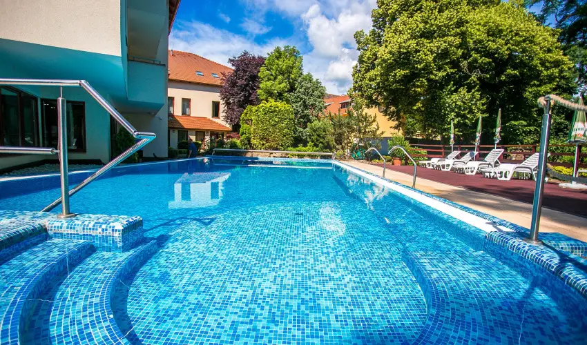 Hotel Bassiana Srvr - Oktber 23. (min. 3 j)