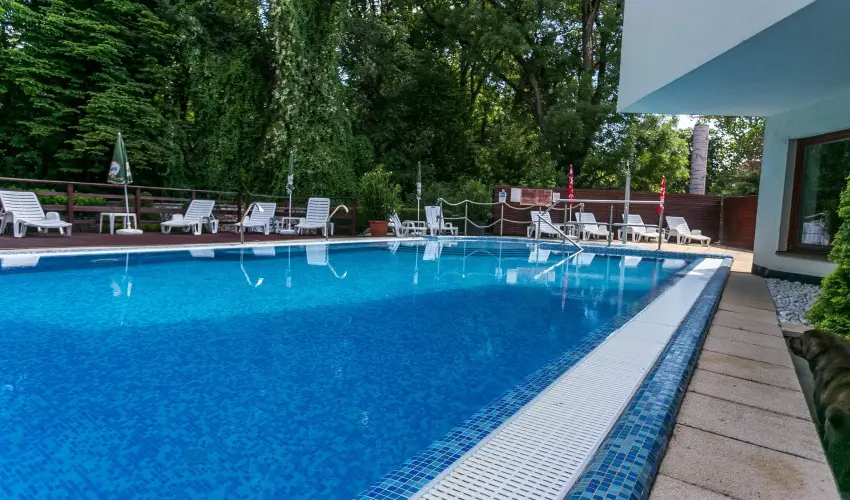 Hotel Bassiana Srvr - Oktber 23. (min. 3 j)
