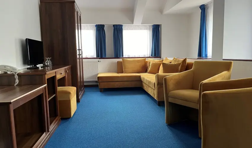 Hotel Bassiana Srvr - Oktber 23. (min. 3 j)