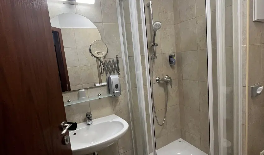 Hotel Bassiana Srvr - Oktber 23. (min. 3 j)