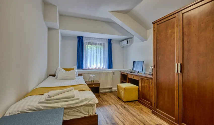 Hotel Bassiana Srvr - Oktber 23. (min. 3 j)