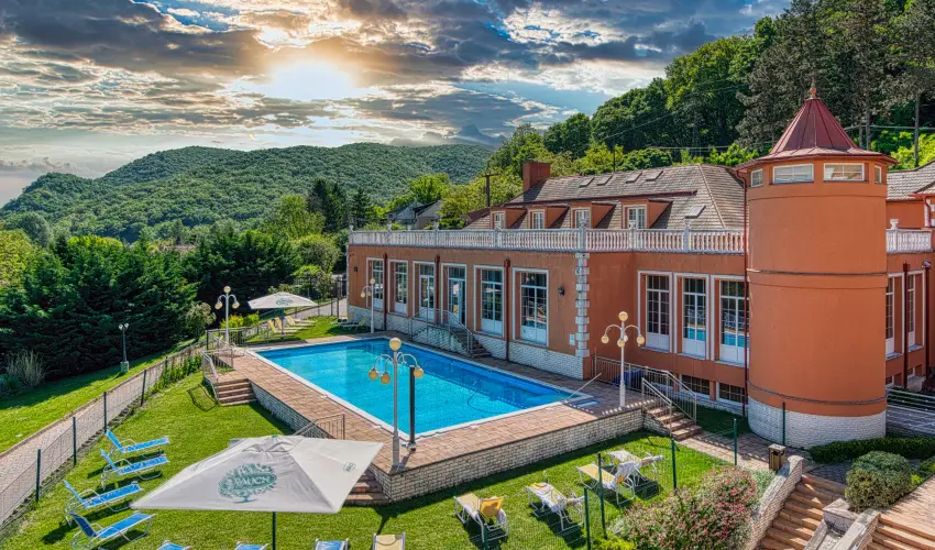 Hotel Bellevue Esztergom - Okt�ber 23.