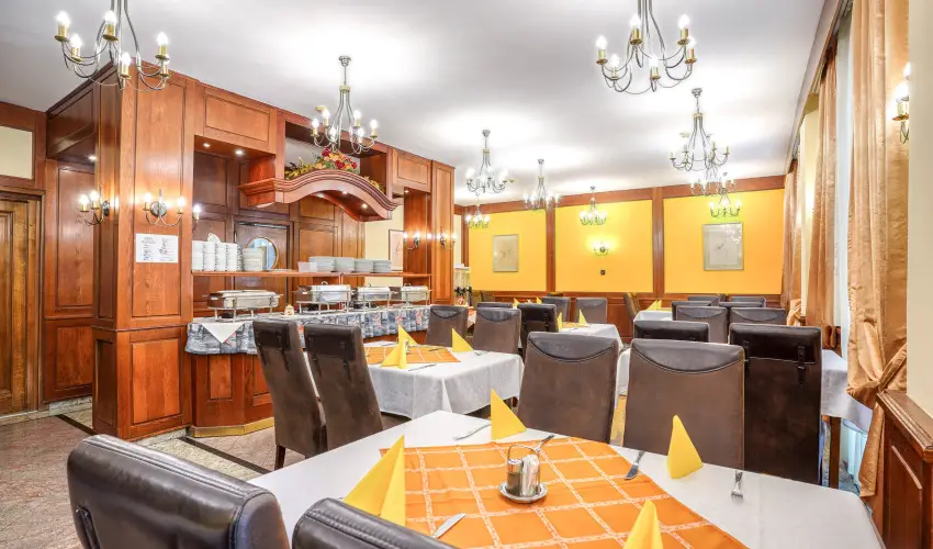 Hotel Erzsbet Hvz - Oktber 23. 