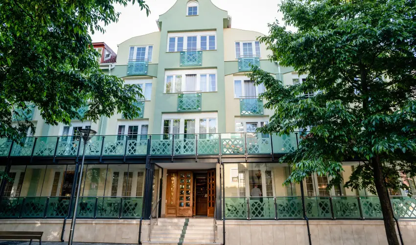 Hotel Erzsbet Hvz - Oktber 23. 