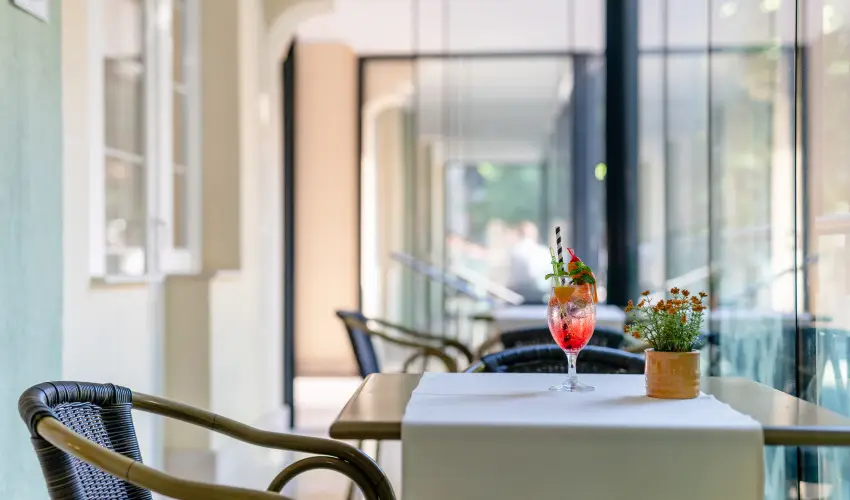 Hotel Erzsbet Hvz - Oktber 23. 