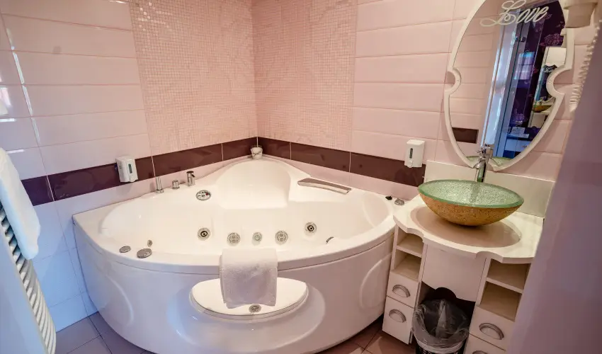 Hotel Erzsbet Hvz - Oktber 23. 