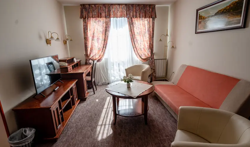 Hotel Erzsbet Hvz - Oktber 23. 