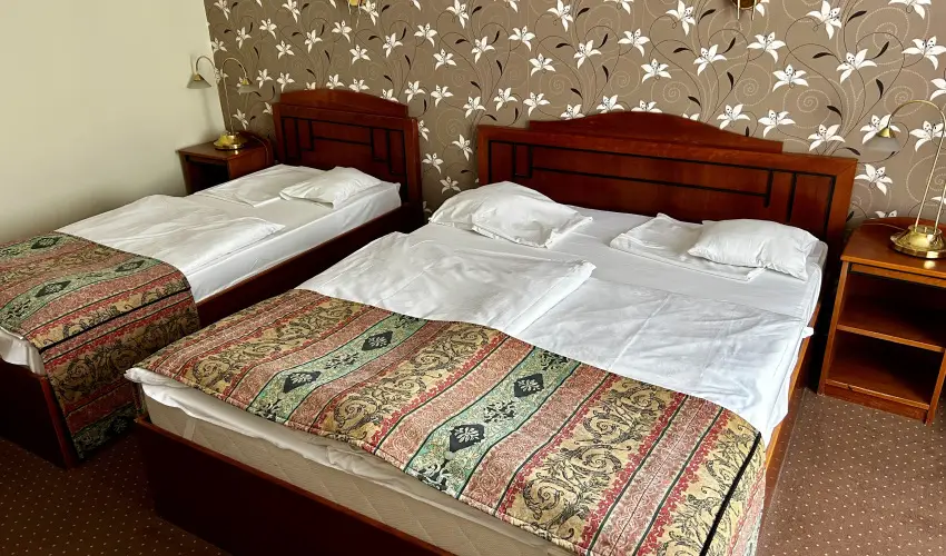 Hotel Erzsbet Hvz - Oktber 23. 