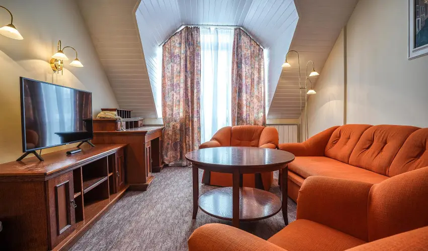 Hotel Erzsbet Hvz - Oktber 23. 