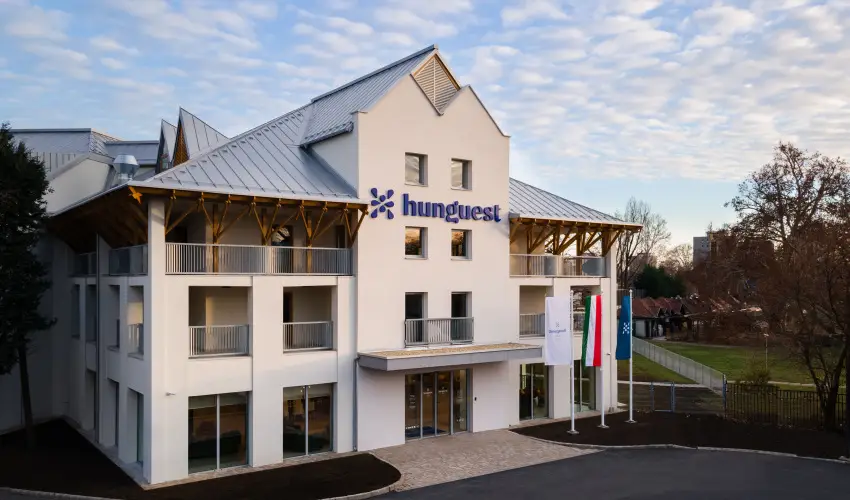 Hunguest Hotel Fl�ra Eger - Okt�ber 23. hossz� h�tv�ge (min. 3 �j)