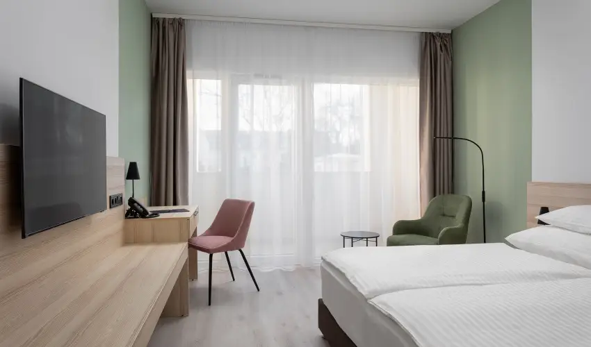 Hunguest Hotel Fl�ra Eger - Okt�ber 23. hossz� h�tv�ge (min. 3 �j)