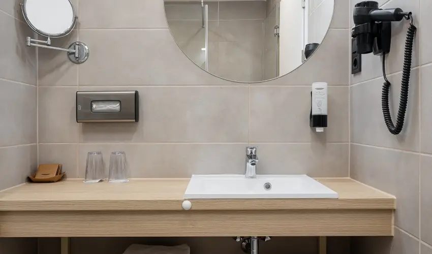 Hunguest Hotel Fl�ra Eger - Okt�ber 23. hossz� h�tv�ge (min. 3 �j)